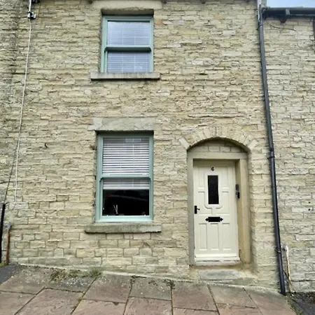 Queens * Skipton